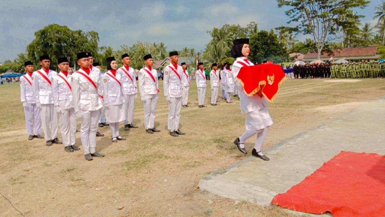 Upacara Hari Ulang Tahun Kemerdekaan RI ke 78 Di kecamatan Bandar Surabaya